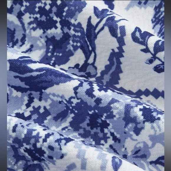 Blue and white floral print puff sleeve crop top - Picture 4 of 5